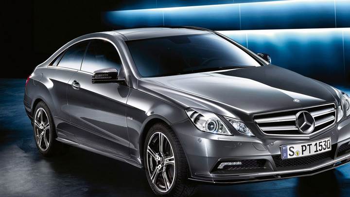 2010 Mercedes-Benz Sport E Class Front Side Pose In Grey